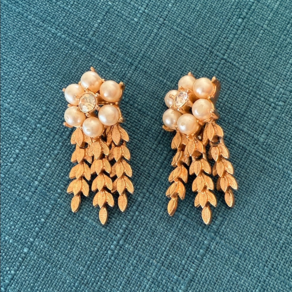 Elegant Gold Pearl Drop Earrings